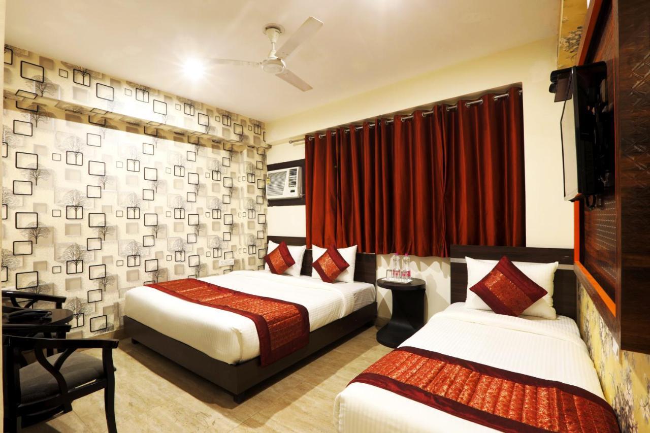 Hotel Sky Wood At Airport New Delhi Exterior photo