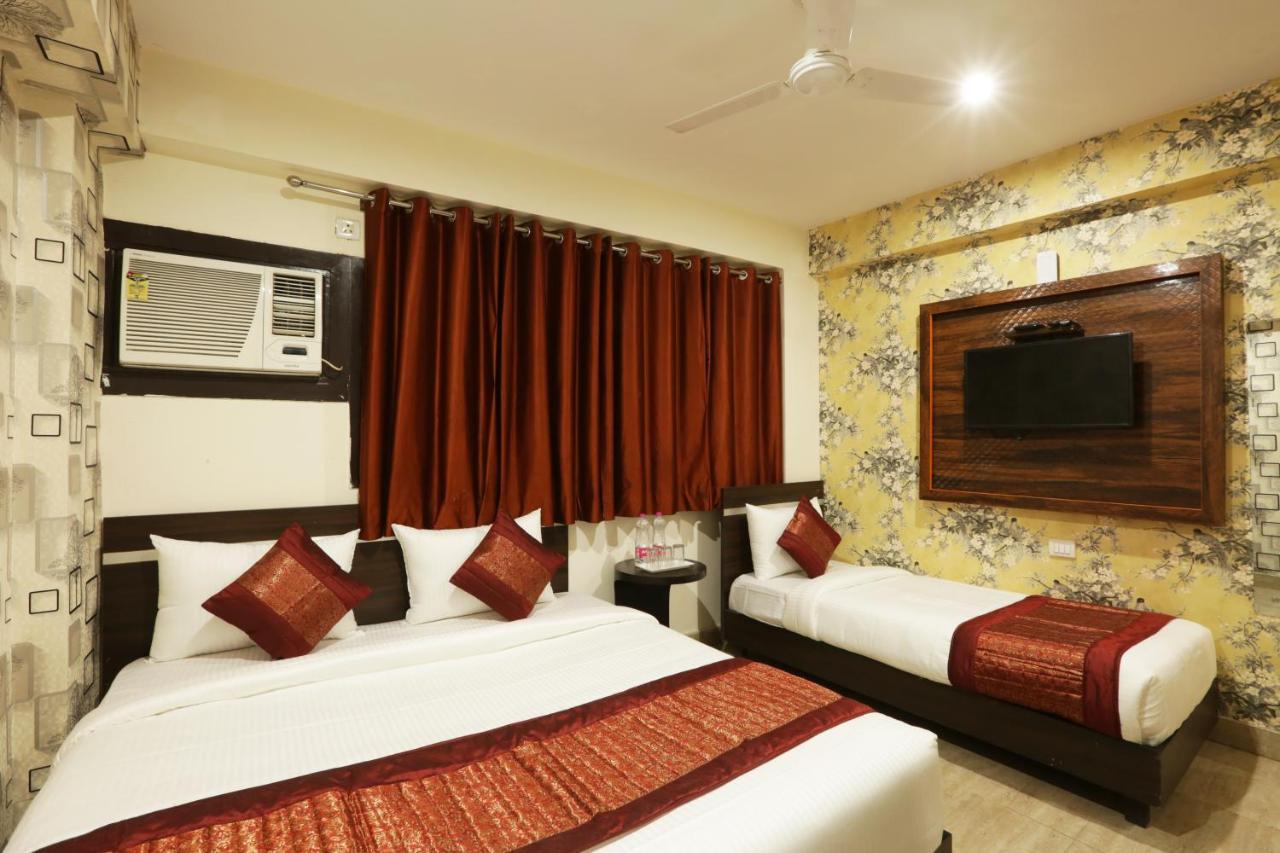 Hotel Sky Wood At Airport New Delhi Exterior photo